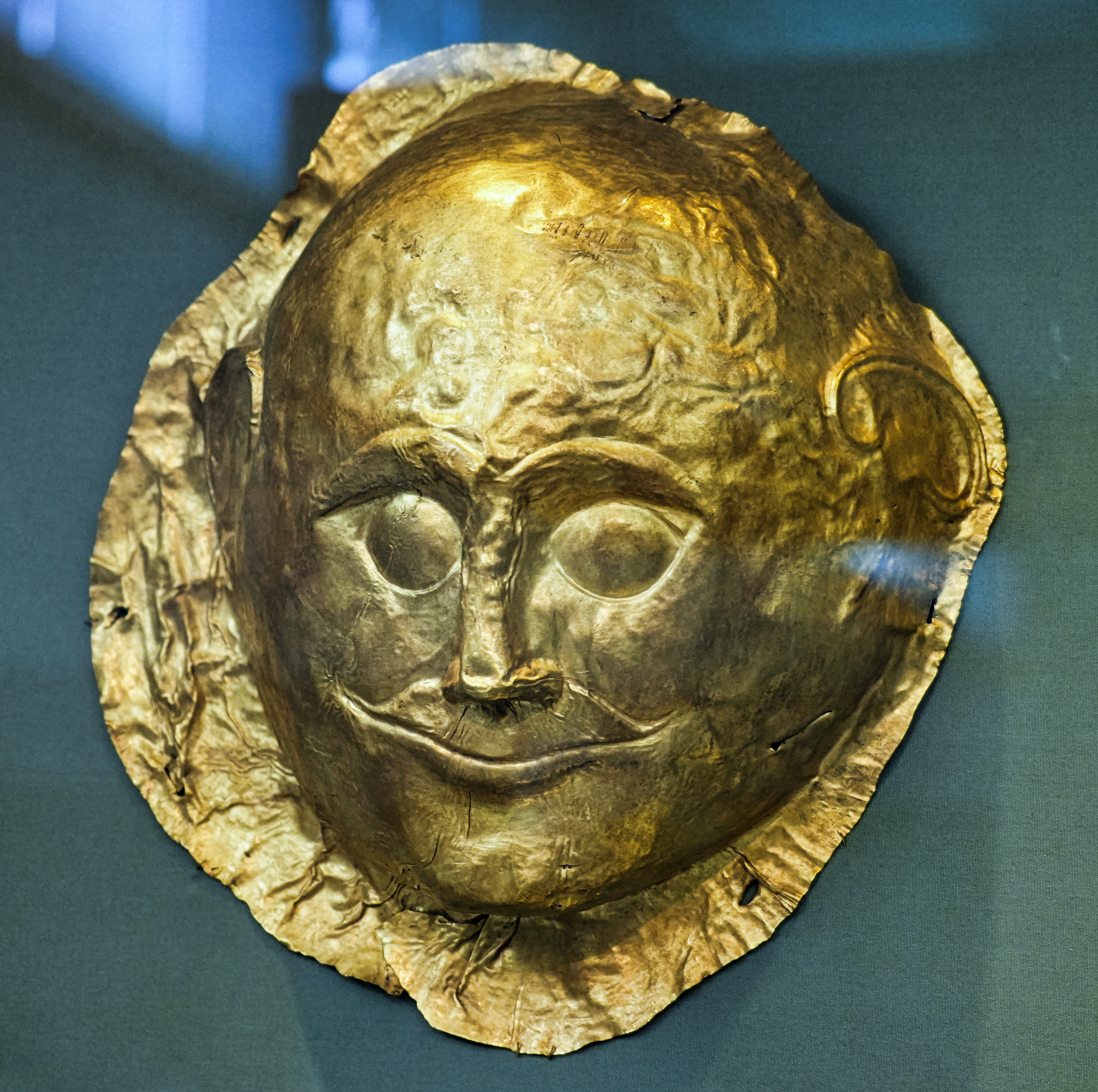 The Ultimate Selfie: What the Gold Mask of Agamemnon Really Says About Legacy.